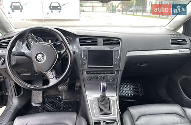 Хэтчбек Volkswagen e-Golf 2016 в 