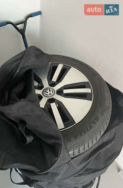 Хэтчбек Volkswagen e-Golf 2014 в 