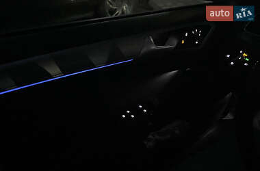 Хэтчбек Volkswagen e-Golf 2014 в 