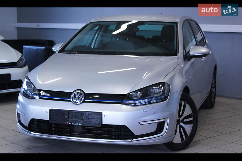 Хэтчбек Volkswagen e-Golf 2017 в Киеве