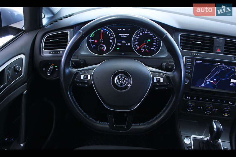 Хэтчбек Volkswagen e-Golf 2017 в Киеве