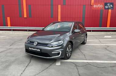 Хетчбек Volkswagen e-Golf 2017 в Києві
