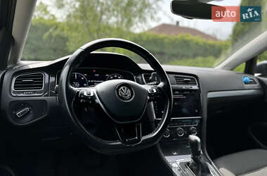 Хэтчбек Volkswagen e-Golf 2020 в 