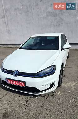 Хетчбек Volkswagen e-Golf 2016 в 