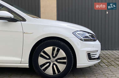 Хетчбек Volkswagen e-Golf 2017 в 