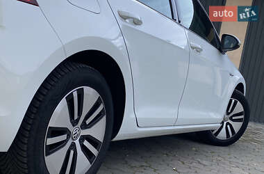 Хетчбек Volkswagen e-Golf 2017 в 