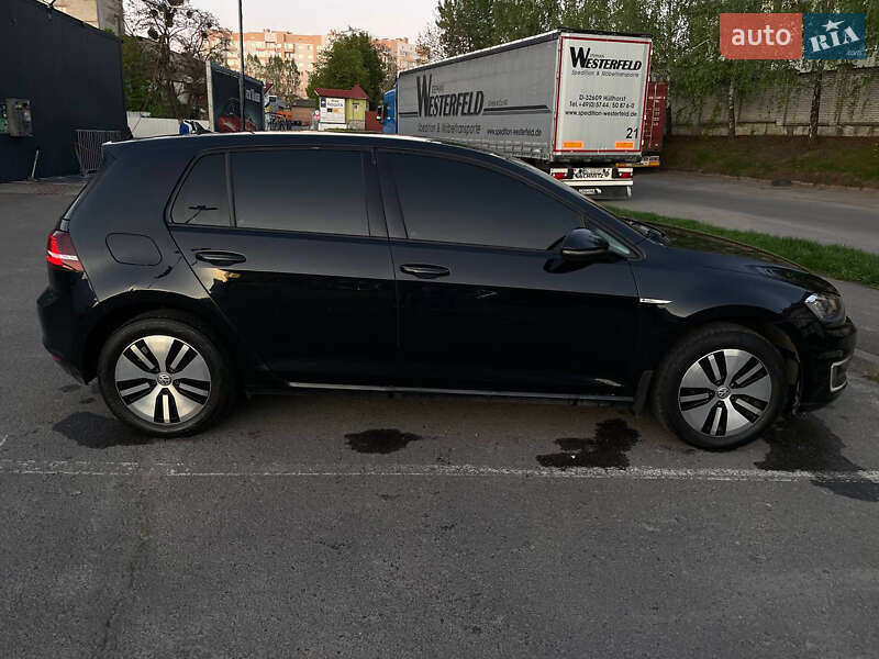 Хетчбек Volkswagen e-Golf 2015 в Львові