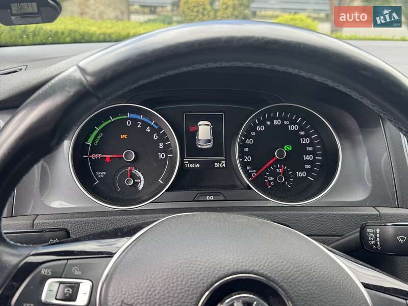 Хетчбек Volkswagen e-Golf 2014 в Сарнах фото 5 Хетчбек Volkswagen e-Golf 2014 в Сарнах