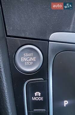 Хетчбек Volkswagen e-Golf 2020 в 