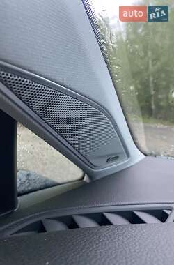 Хетчбек Volkswagen e-Golf 2020 в 
