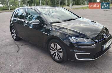 Хэтчбек Volkswagen e-Golf 2014 в 