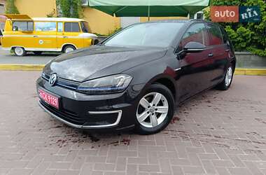Хетчбек Volkswagen e-Golf 2015 в  фото 10 Хетчбек Volkswagen e-Golf 2015 в