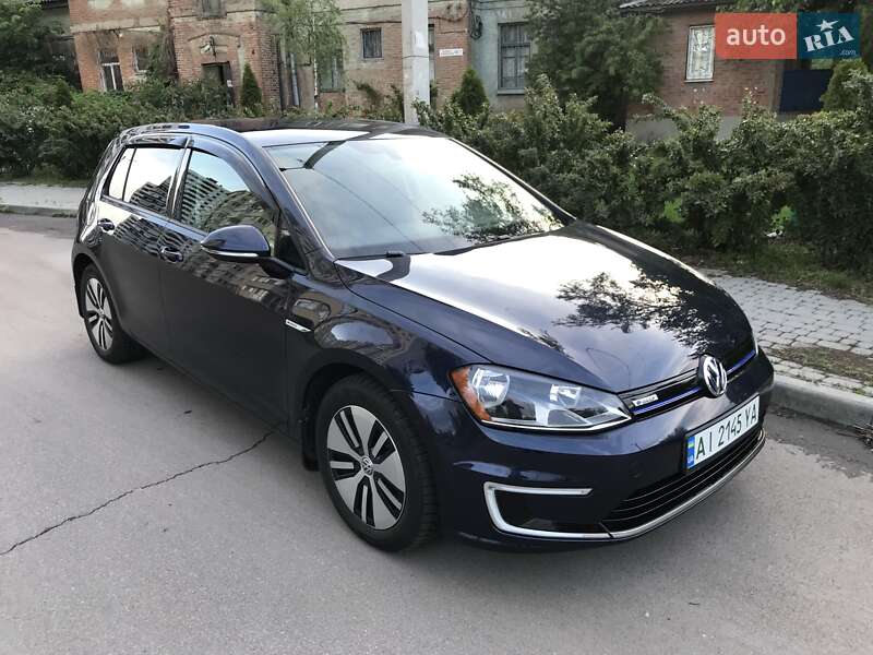 Хэтчбек Volkswagen e-Golf 2015 в 