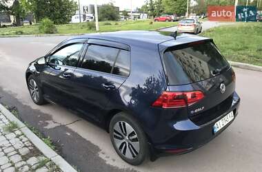 Хэтчбек Volkswagen e-Golf 2015 в 