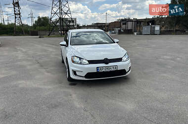 Хетчбек Volkswagen e-Golf 2016 в 
