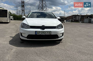 Хетчбек Volkswagen e-Golf 2016 в 