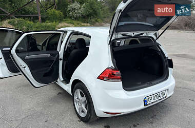 Хетчбек Volkswagen e-Golf 2016 в 