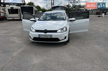 Хетчбек Volkswagen e-Golf 2016 в 