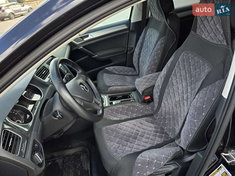 Хетчбек Volkswagen e-Golf 2015 в Тернополі