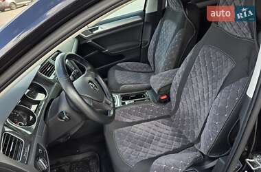 Хэтчбек Volkswagen e-Golf 2015 в 