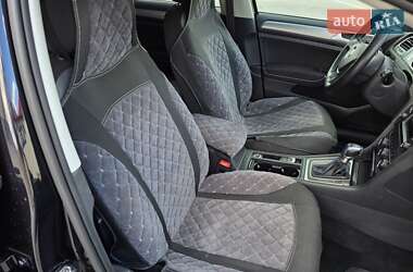 Хэтчбек Volkswagen e-Golf 2015 в 