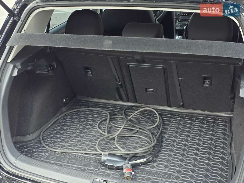 Хетчбек Volkswagen e-Golf 2015 в Тернополі