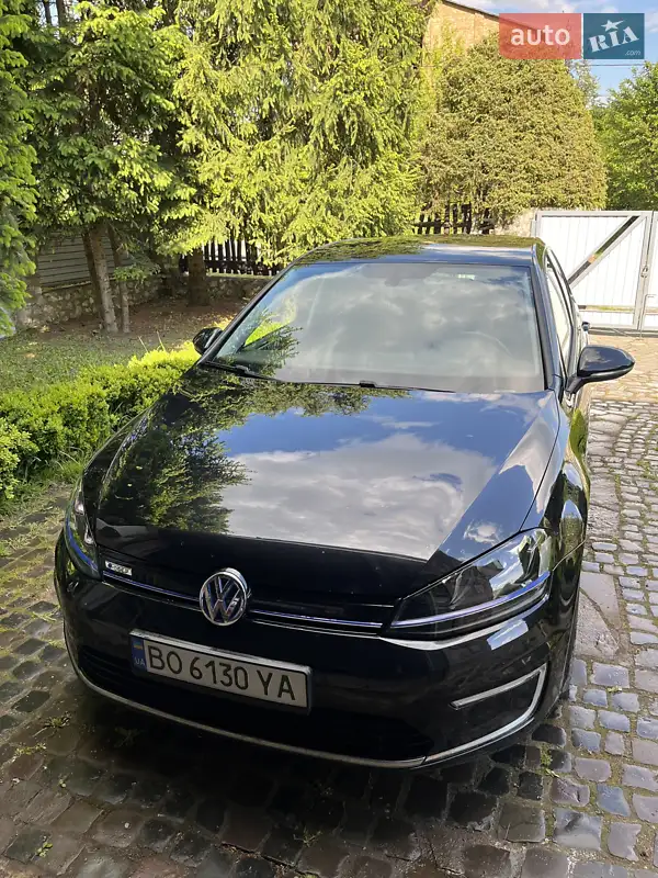 Volkswagen e-Golf 2015