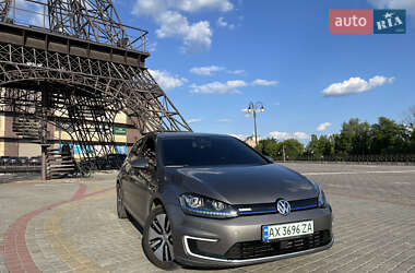 Хетчбек Volkswagen e-Golf 2015 в 