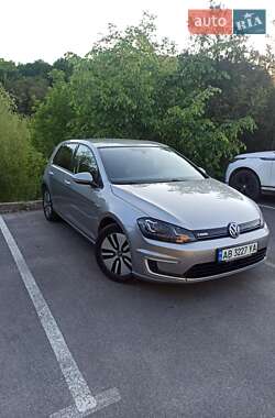Хетчбек Volkswagen e-Golf 2015 в 
