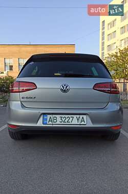 Хетчбек Volkswagen e-Golf 2015 в 