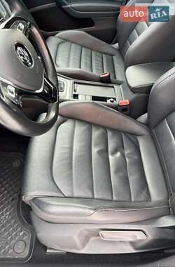 Хетчбек Volkswagen e-Golf 2015 в 