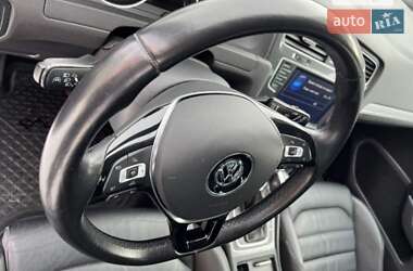 Хетчбек Volkswagen e-Golf 2015 в 