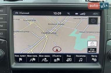 Хетчбек Volkswagen e-Golf 2015 в 