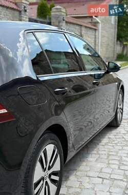 Хэтчбек Volkswagen e-Golf 2015 в 