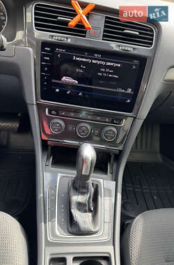 Хэтчбек Volkswagen e-Golf 2020 в 