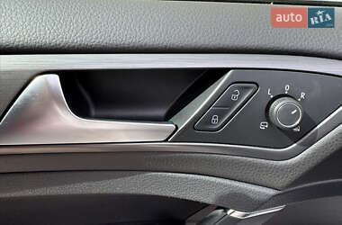 Хэтчбек Volkswagen e-Golf 2020 в 