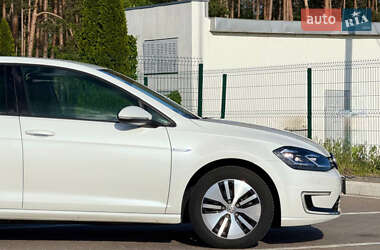 Хетчбек Volkswagen e-Golf 2017 в 
