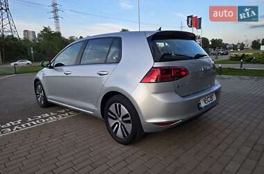 Хетчбек Volkswagen e-Golf 2016 в 