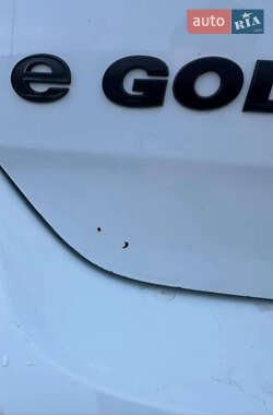 Хэтчбек Volkswagen e-Golf 2017 в 