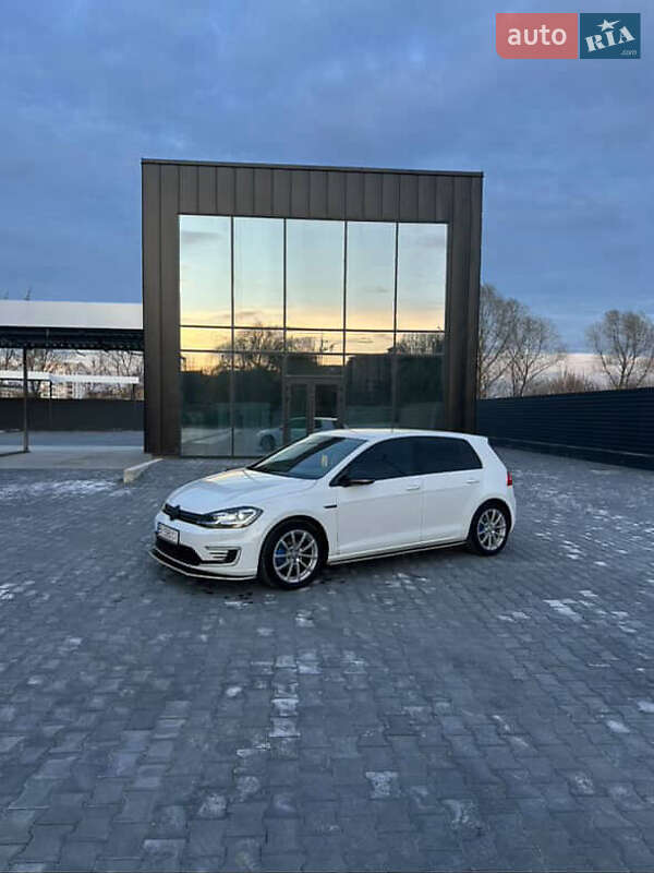 Хетчбек Volkswagen e-Golf 2017 в Кам'янець-Подільському