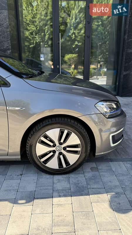 Хетчбек Volkswagen e-Golf 2014 в Ужгороді
