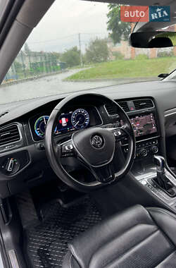 Хэтчбек Volkswagen e-Golf 2018 в Киеве