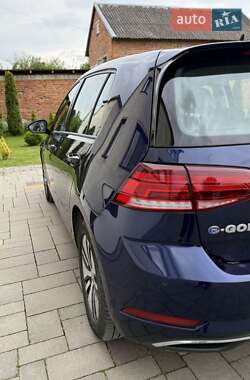 Хэтчбек Volkswagen e-Golf 2020 в 