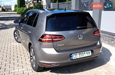 Хэтчбек Volkswagen e-Golf 2016 в 