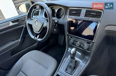 Хэтчбек Volkswagen e-Golf 2020 в 