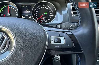 Хэтчбек Volkswagen e-Golf 2020 в 
