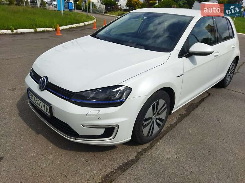 Хэтчбек Volkswagen e-Golf 2015 в Ровно