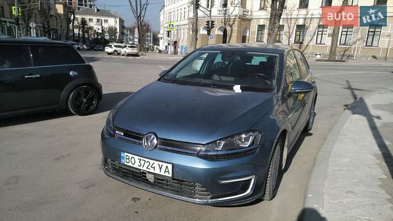 Volkswagen e-Golf 2015