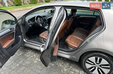 Хэтчбек Volkswagen e-Golf 2015 в 
