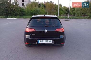 Хэтчбек Volkswagen e-Golf 2015 в 